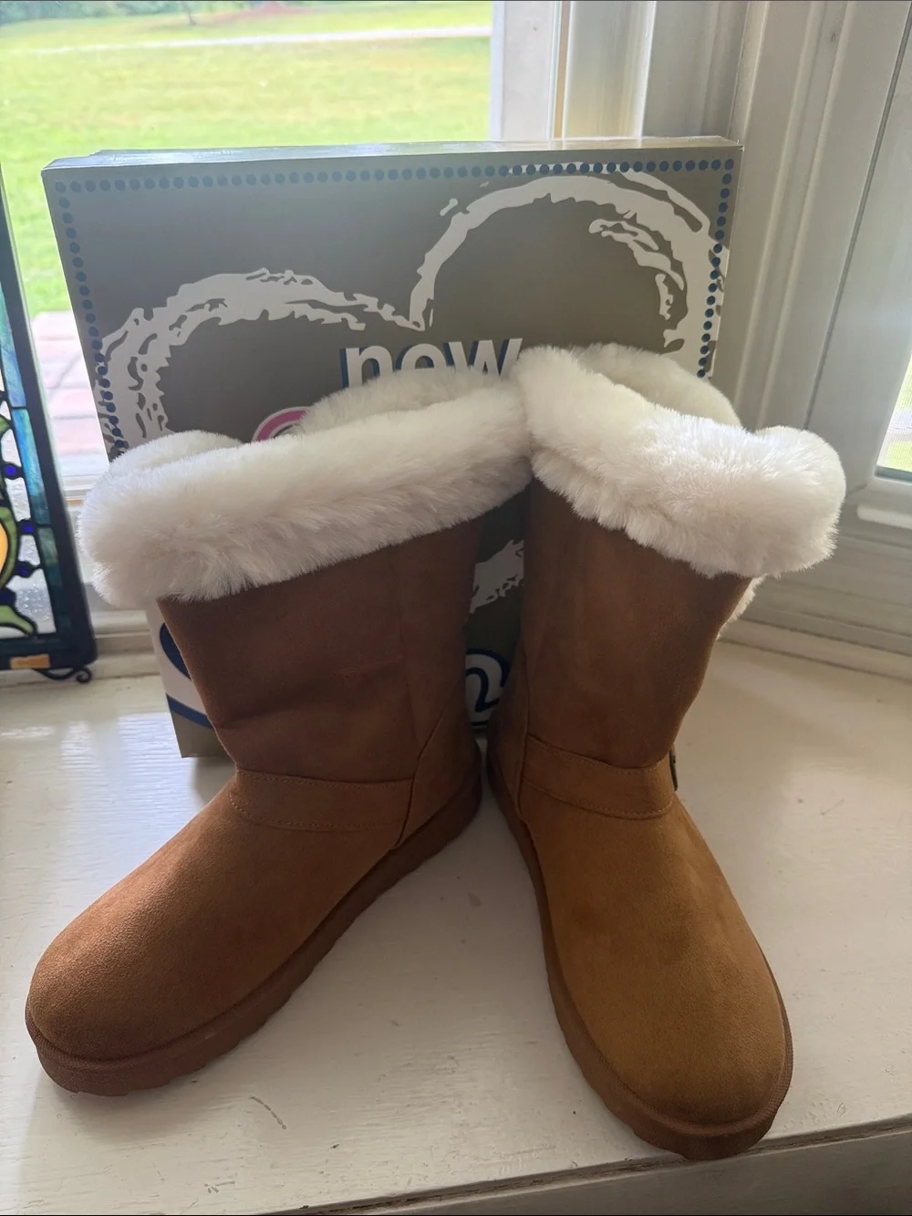 New @titude Women's Chestnut Faux-Suede and White Faux-Fur Cuff Winter Boots